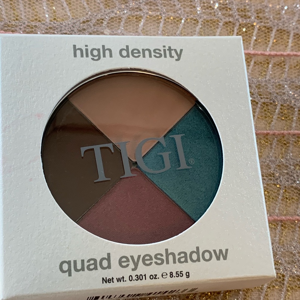 Quad eyeshadow high density